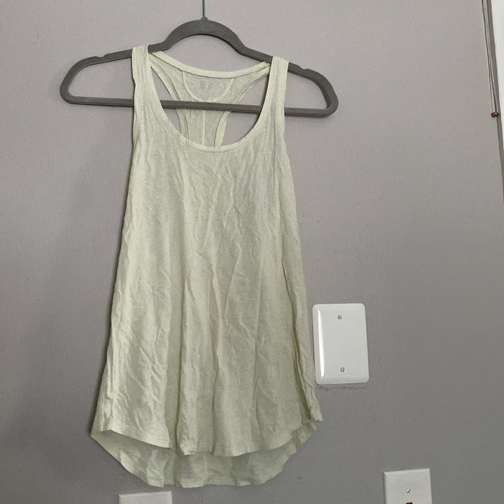 🌟Under Armor Light Yellow Tank🌟